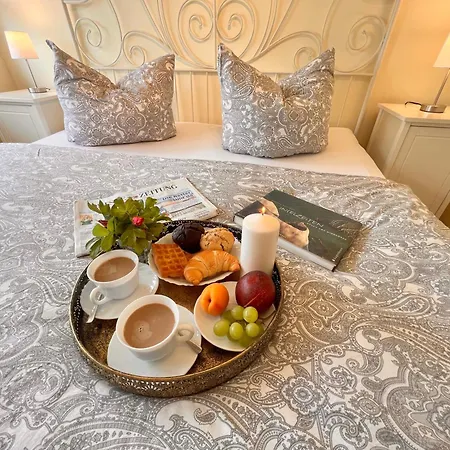 Anna - Linke Seite Hotel